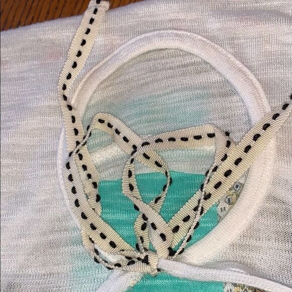 Democracy Cold Shoulder T-Shirt Size Medium - Picture 9 of 9